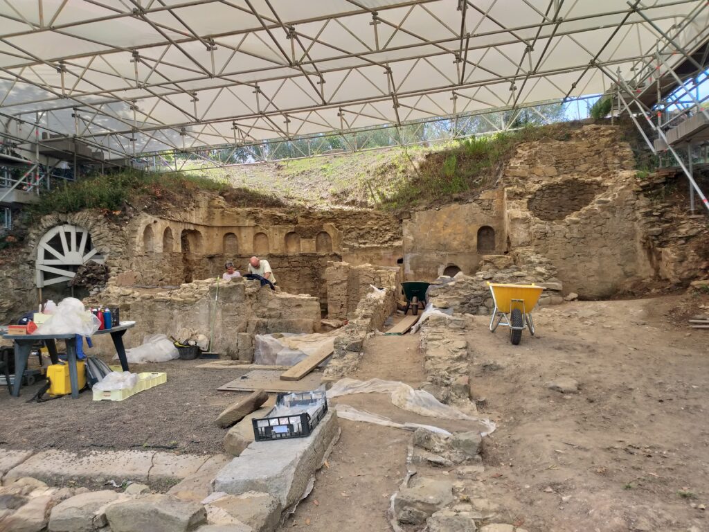 Acropoli di Populonia, archeologi a lavoro.