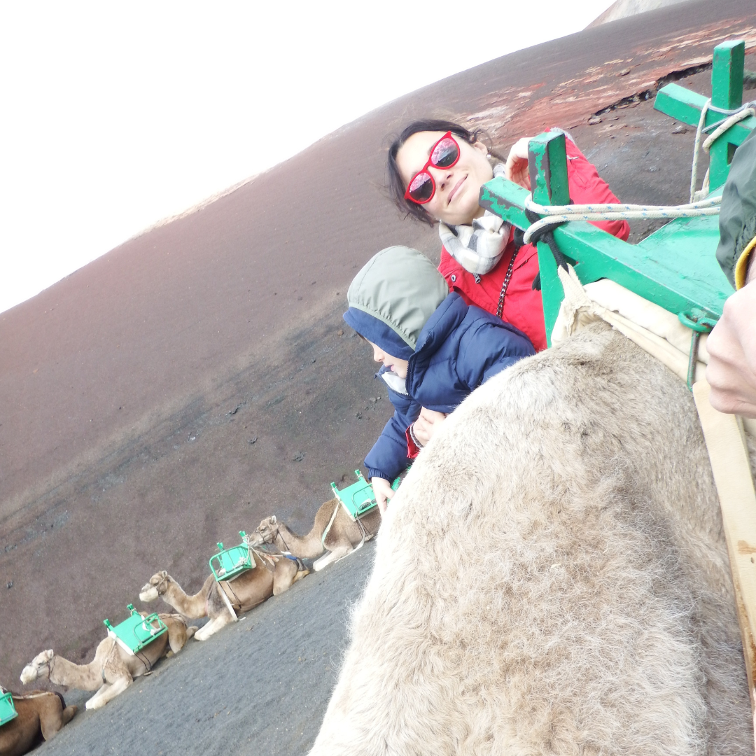 Lanzarote Parco Nazionale di Timanfaya tour cammello dromedario con bambini
