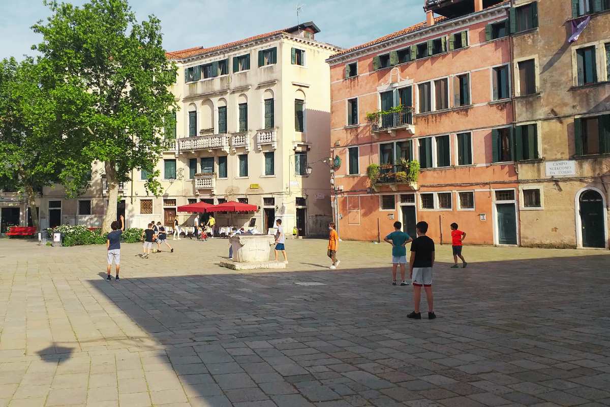 venezia un giorno bambini a campo san giacomo